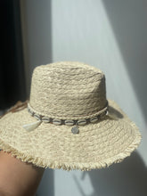 Afbeelding in Gallery-weergave laden, Ibiza hoed met schelpjes
