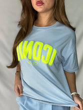 Afbeelding in Gallery-weergave laden, ICONIC T-Shirt
