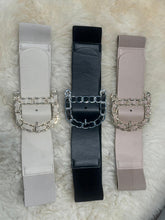 Afbeelding in Gallery-weergave laden, Crème riem met D embleem
