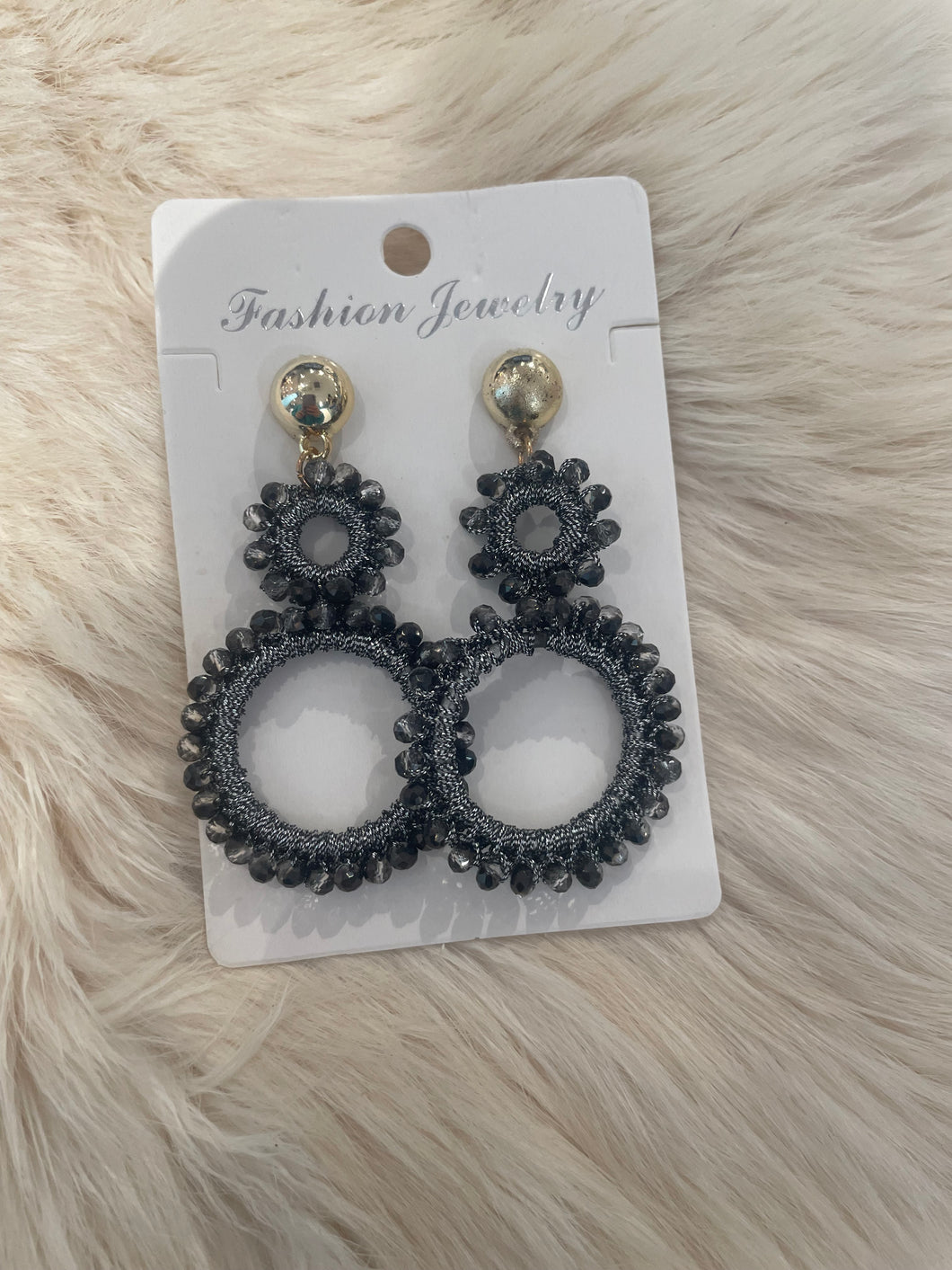 Oorbellen grijze hanger