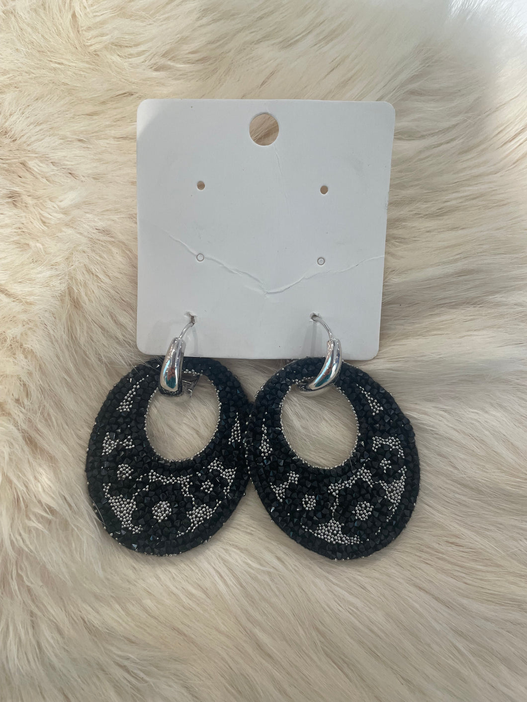 Oorbellen cute zwart