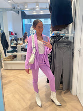 Afbeelding in Gallery-weergave laden, Purple suit
