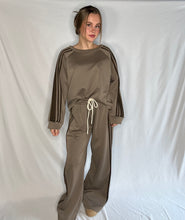 Afbeelding in Gallery-weergave laden, Streep set taupe
