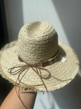 Afbeelding in Gallery-weergave laden, Ibiza hoed met schelpjes
