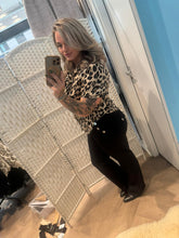 Afbeelding in Gallery-weergave laden, Panther blouse
