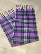 Afbeelding in Gallery-weergave laden, Geruite sjaal paars
