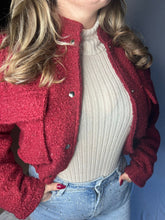 Afbeelding in Gallery-weergave laden, Cropped teddy jasje bordeaux
