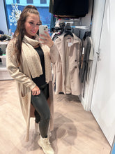 Afbeelding in Gallery-weergave laden, Vest met sjaal camel
