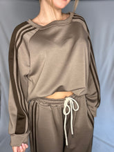 Afbeelding in Gallery-weergave laden, Streep set taupe
