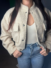 Afbeelding in Gallery-weergave laden, Cropped teddy jasje beige
