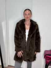 Afbeelding in Gallery-weergave laden, Fluffy jas bruin
