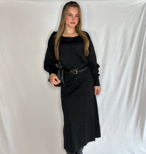 Afbeelding in Gallery-weergave laden, Jurk met riem zwart
