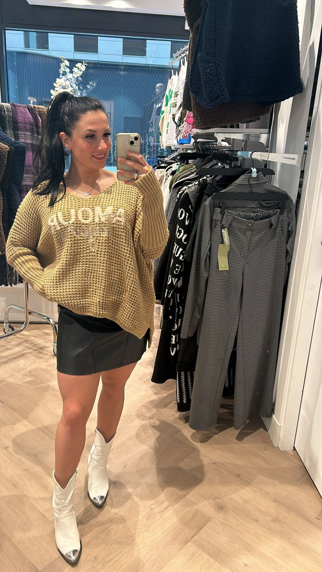 Amour sweater