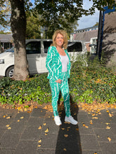 Afbeelding in Gallery-weergave laden, Angelle Milan green blazer
